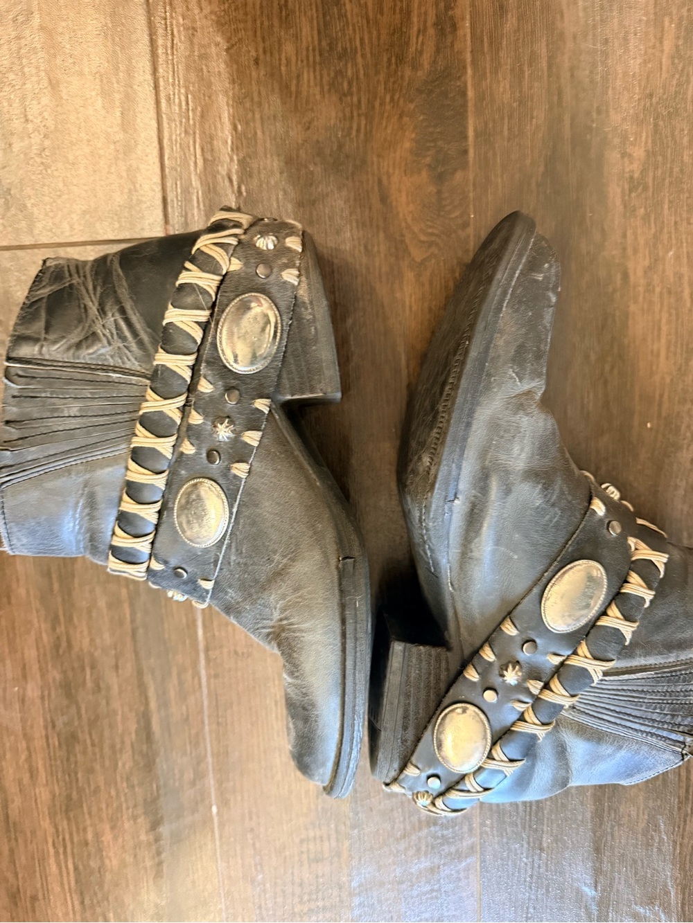 Circle G Black Leather Ankle Booties with Concho & Braided Trim - Picture 5 of 7
